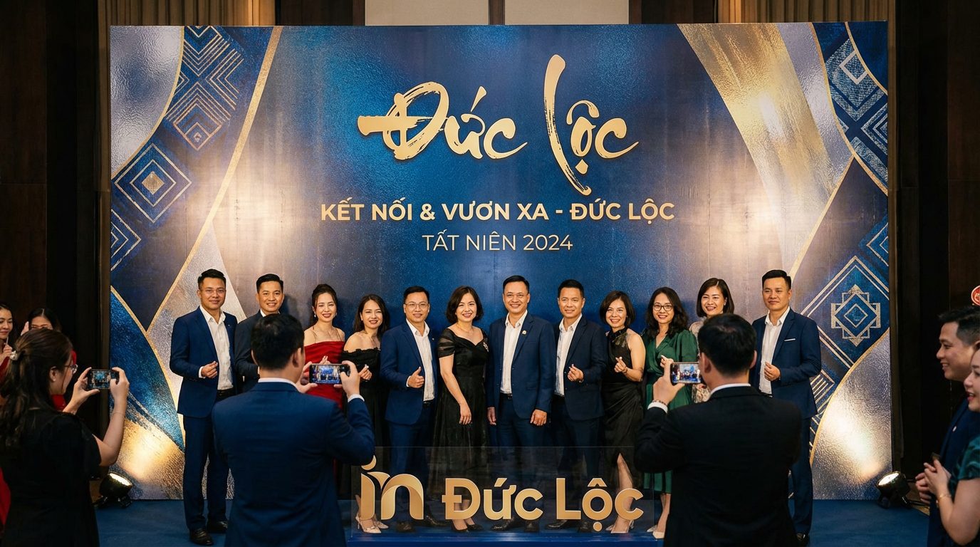 Tại sao nên đầu tư vào một backdrop tất niên đẹp và chuyên nghiệp?