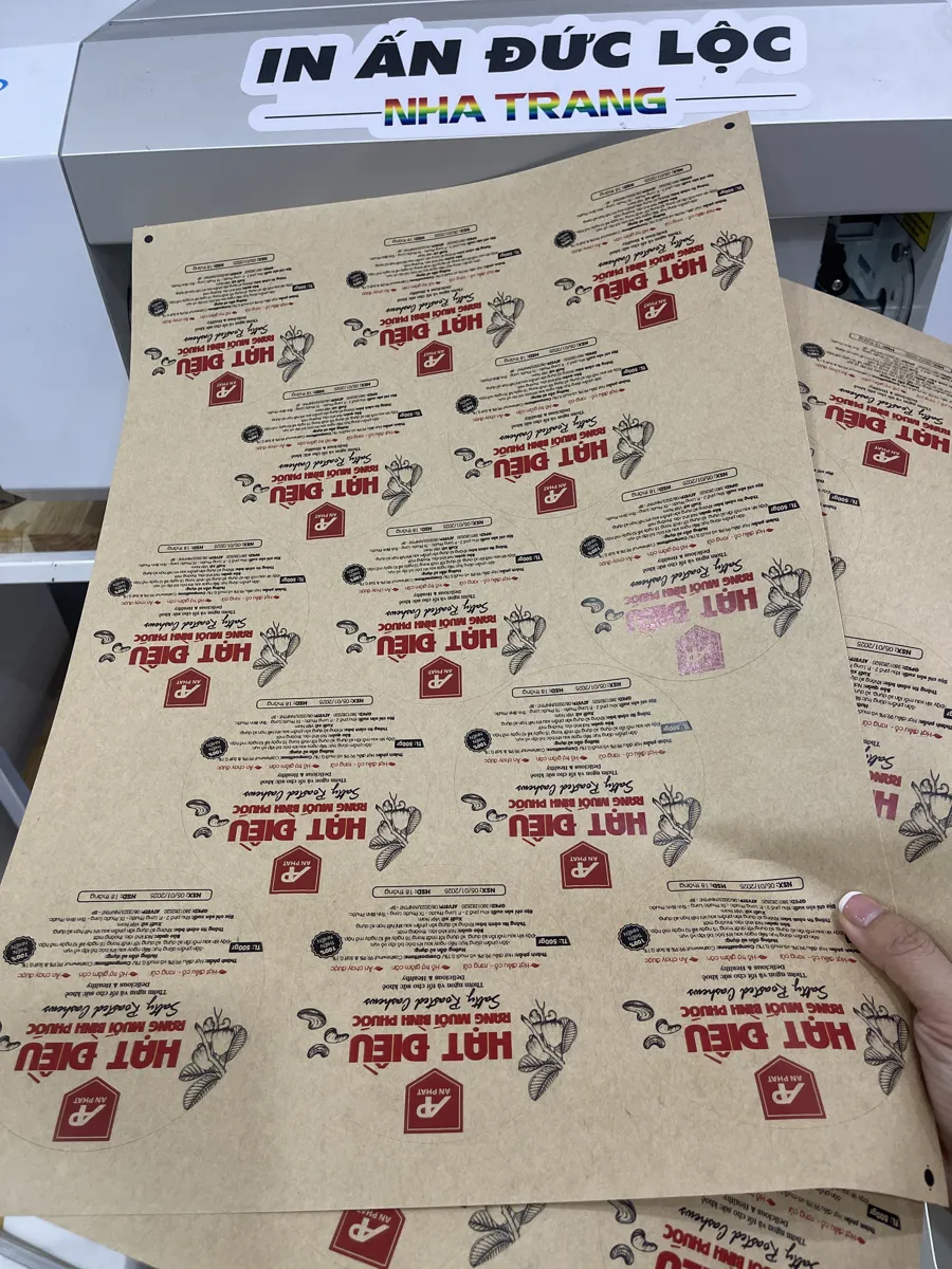 Tờ tem nhãn hạt điều vừa in tại xưởng In Đức Lộc Nha Trang